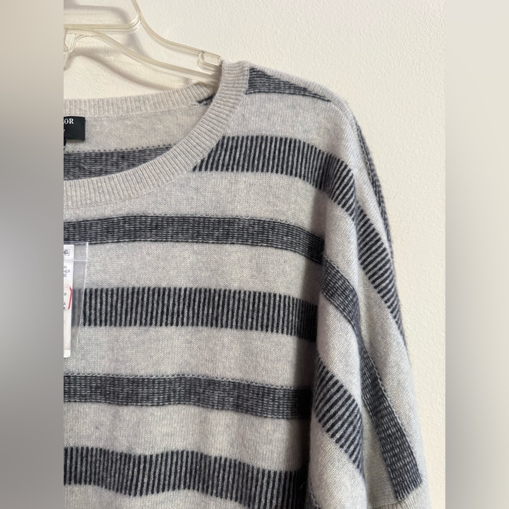 Lord And Taylor Gray Black Stripe Cashmere Women's Sweater Crew Neck Sz 2X - Picture 3 of 4